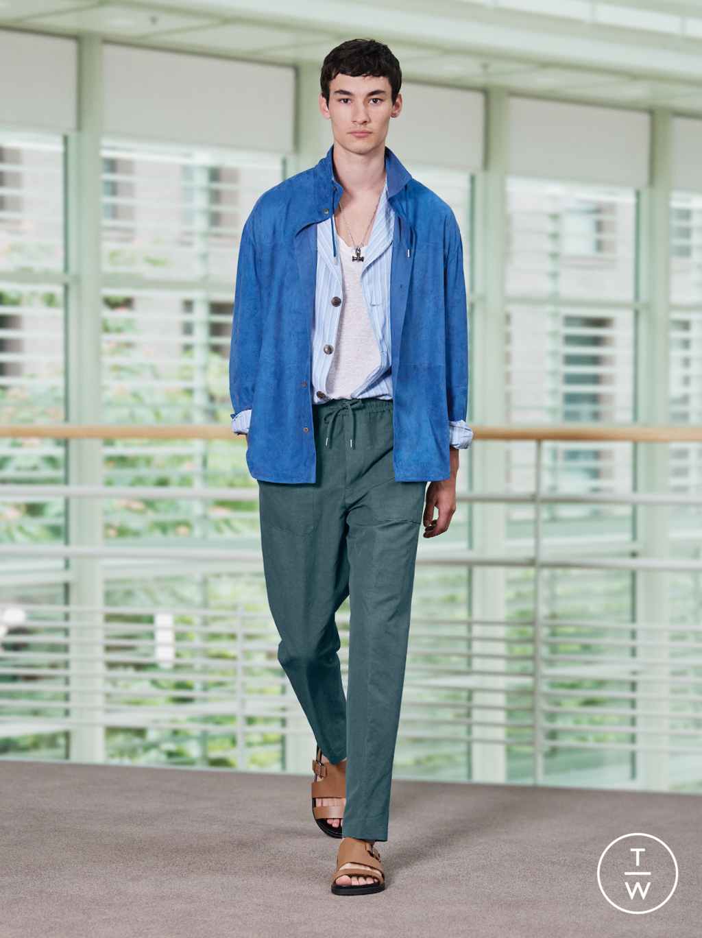 Fashion Week Paris Spring/Summer 2021 look 6 from the Hermès collection 男装
