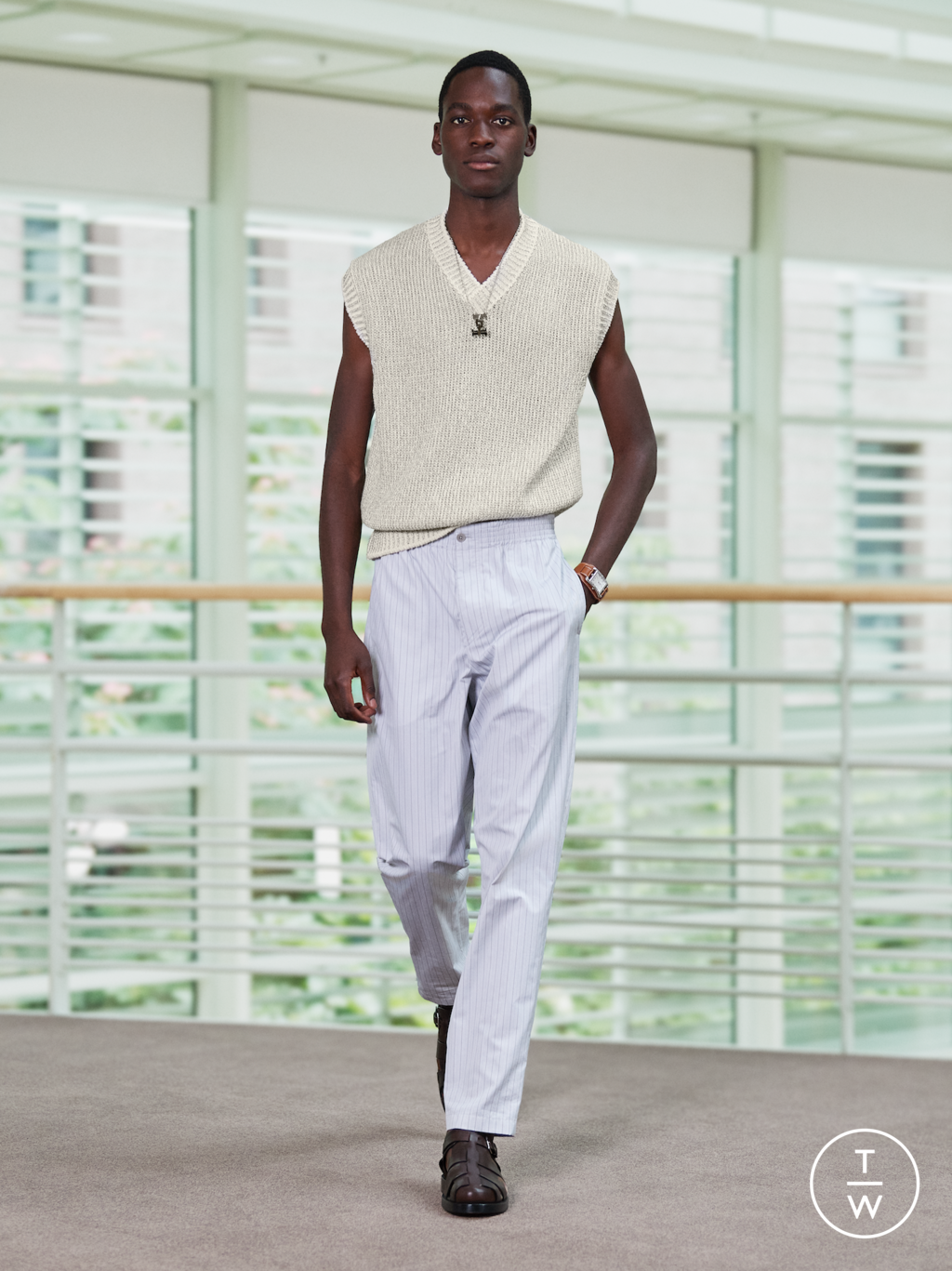 Fashion Week Paris Spring/Summer 2021 look 8 from the Hermès collection menswear