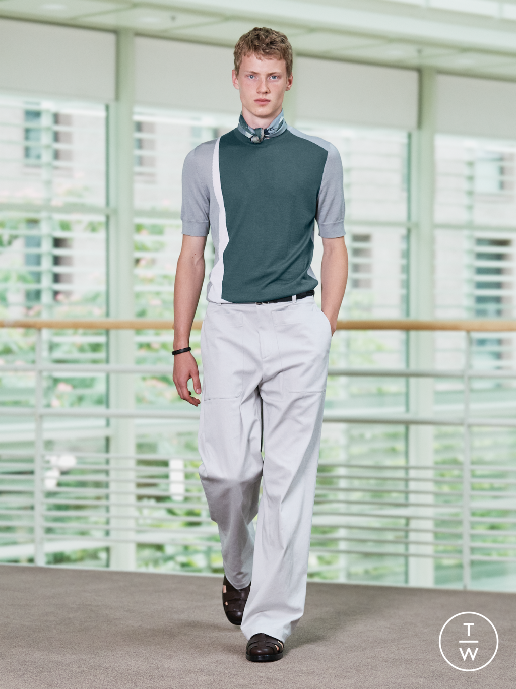 Fashion Week Paris Spring/Summer 2021 look 9 from the Hermès collection menswear
