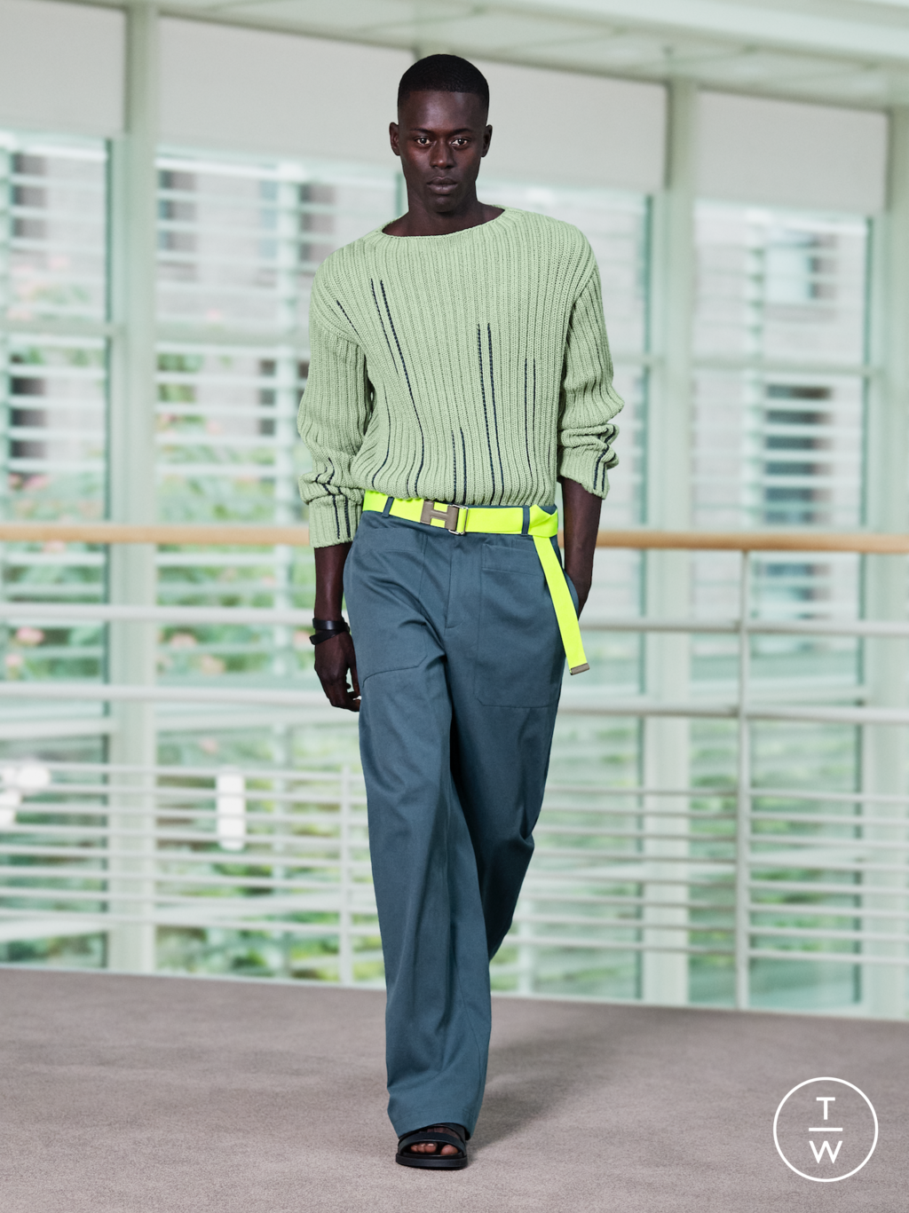 Fashion Week Paris Spring/Summer 2021 look 17 from the Hermès collection menswear