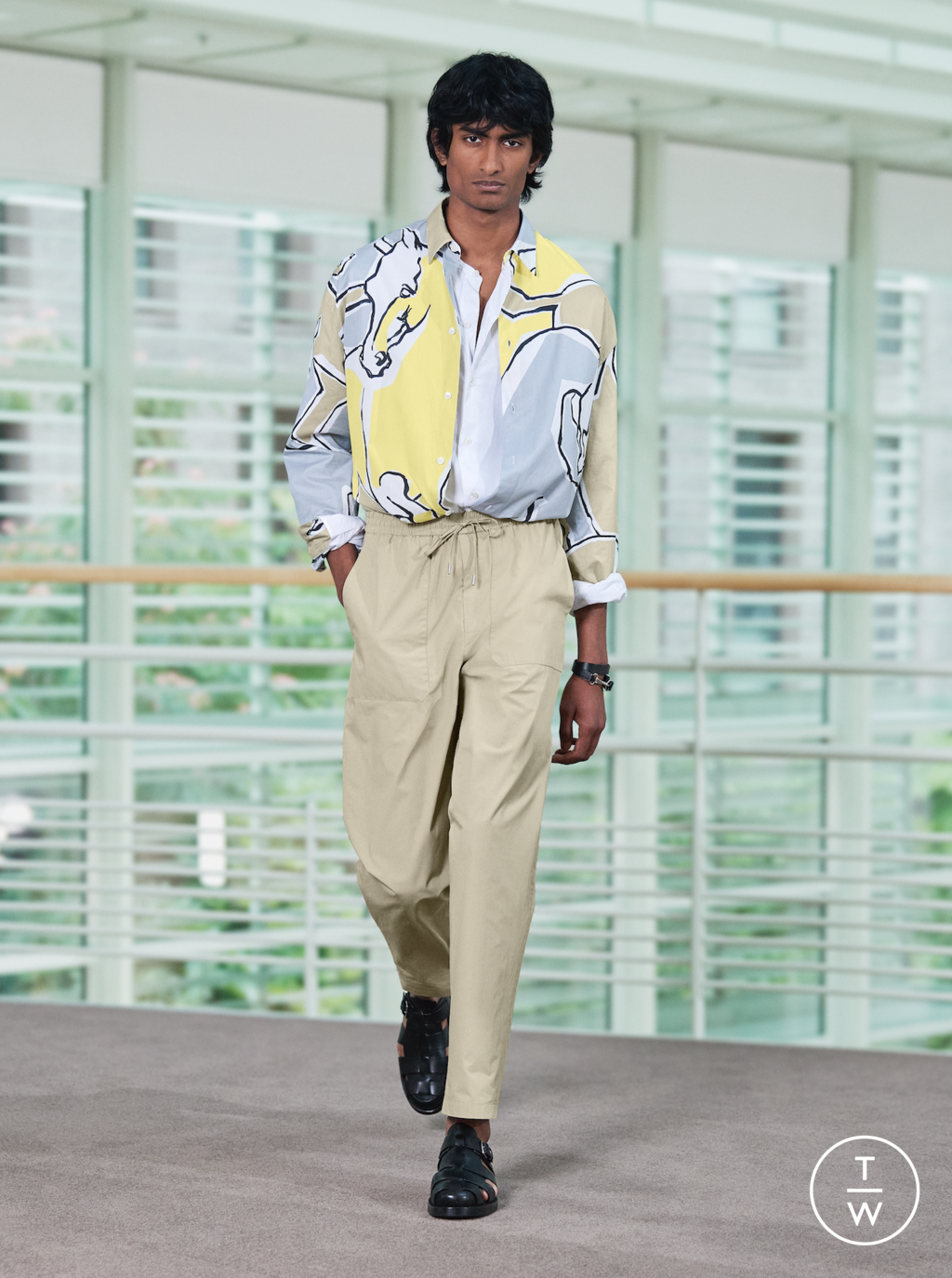Fashion Week Paris Spring/Summer 2021 look 27 from the Hermès collection 男装