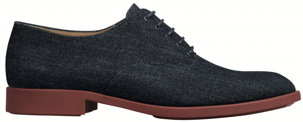 Fashion Week Paris Spring/Summer 2019 look 1 from the Hermès collection menswear accessories