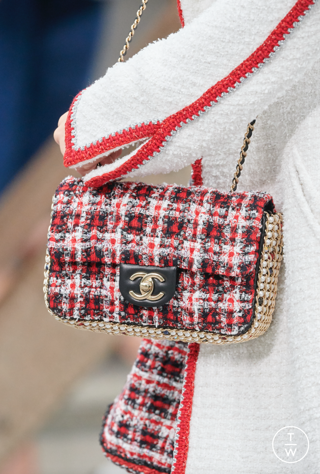Fashion Week Paris Spring/Summer 2020 look 28 from the Chanel collection womenswear accessories
