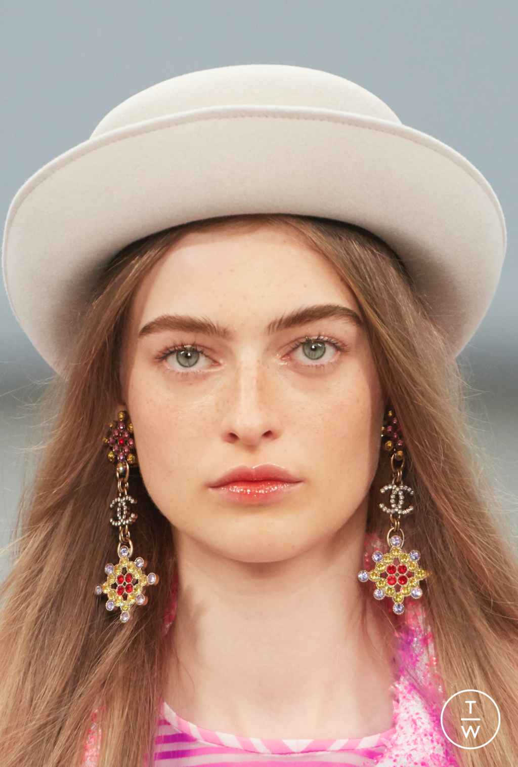 Fashion Week Paris Spring/Summer 2020 look 40 from the Chanel collection womenswear accessories