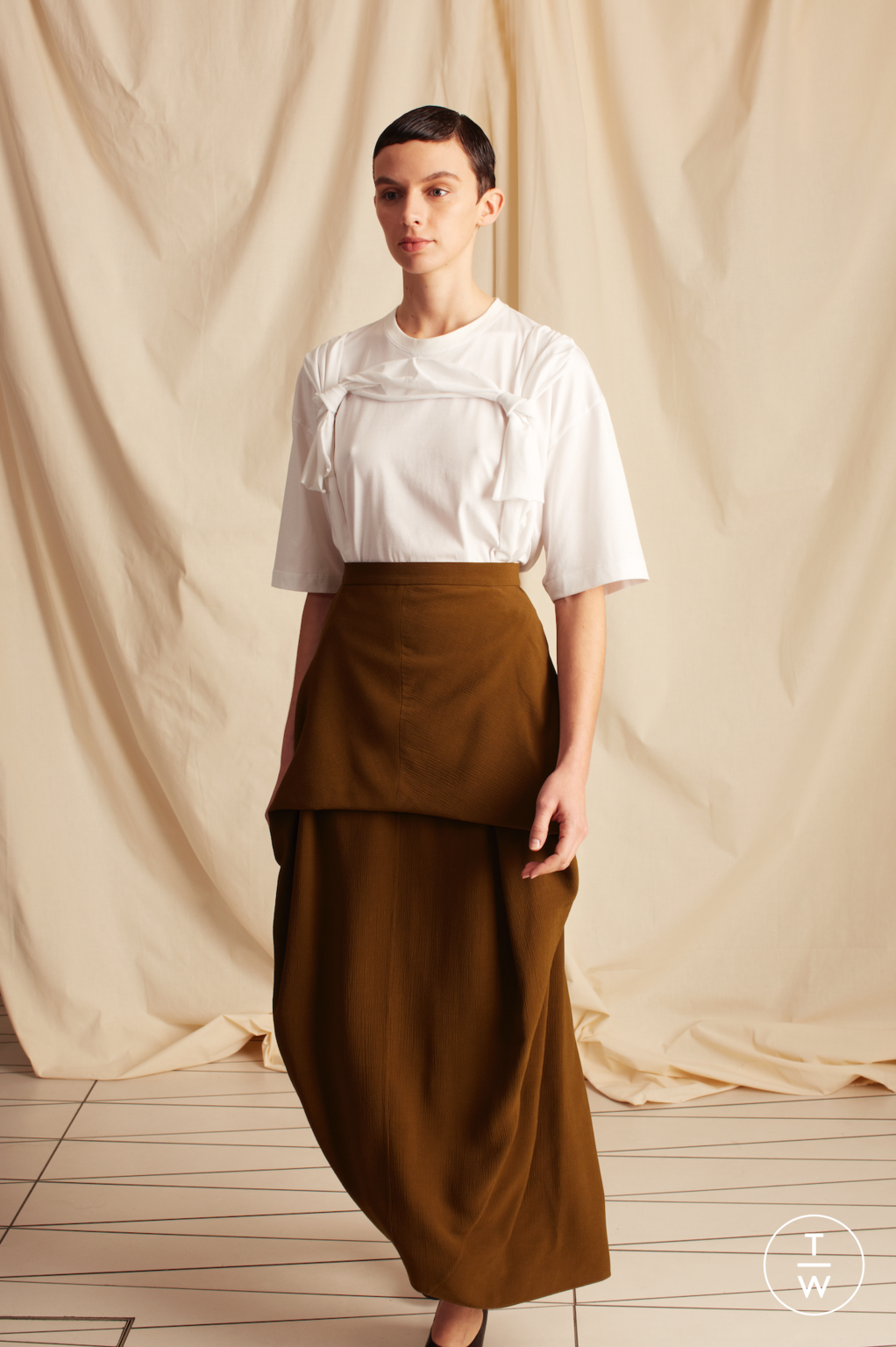 Fashion Week London Pre-Fall 2020 look 7 from the Chalayan collection womenswear