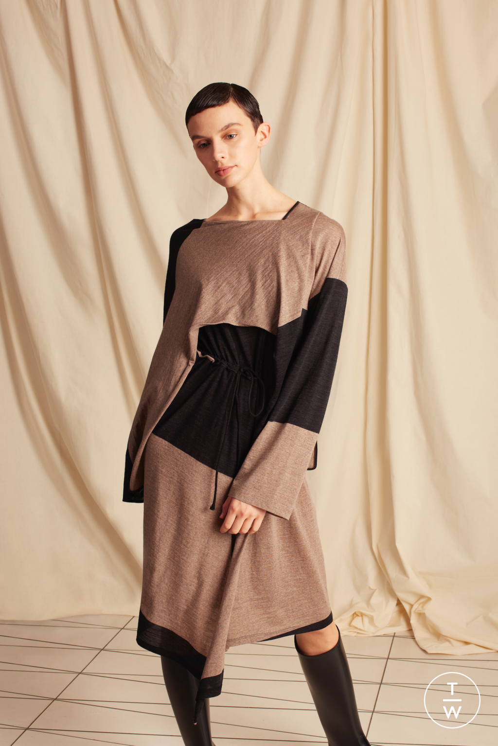 Fashion Week London Pre-Fall 2020 look 16 from the Chalayan collection womenswear