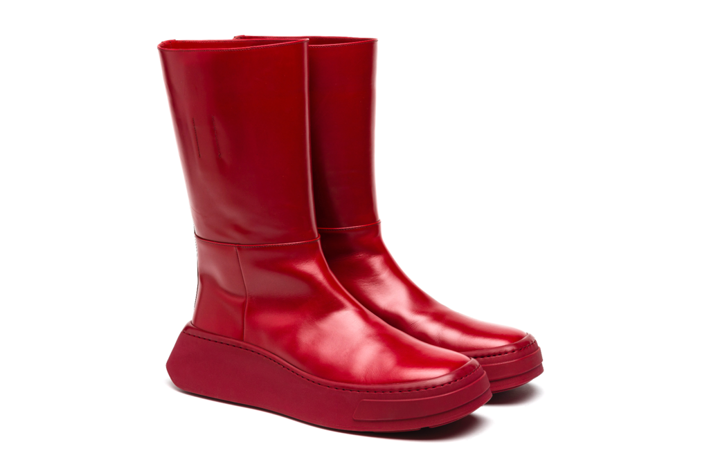 Fashion Week Milan Fall/Winter 2020 look 17 from the Prada collection menswear accessories