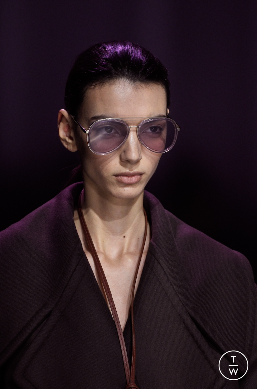 Fashion Week Milan Fall/Winter 2020 look 11 from the Boss collection 女装配饰