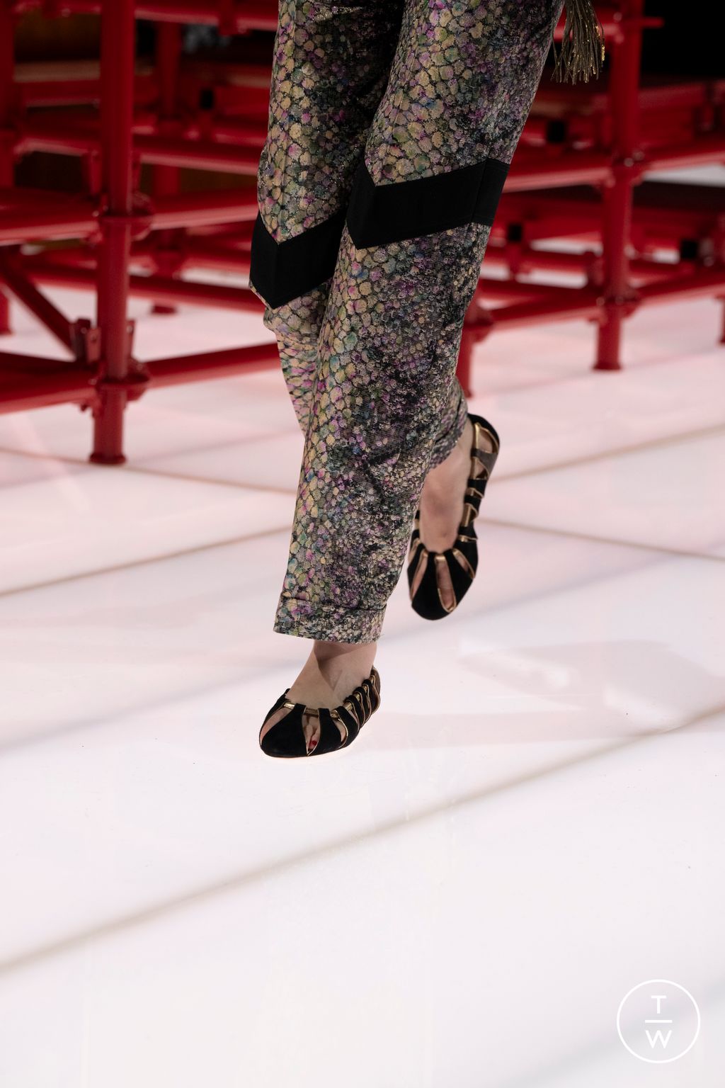 Fashion Week Paris Resort 2026 look 52 from the Louis Vuitton collection womenswear accessories