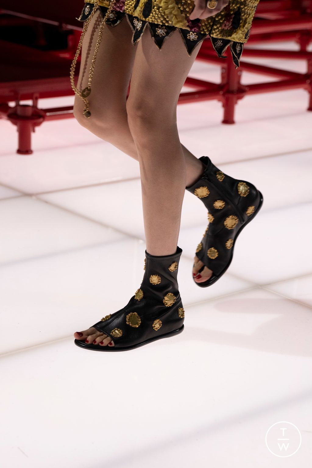 Fashion Week Paris Resort 2026 look 56 from the Louis Vuitton collection womenswear accessories