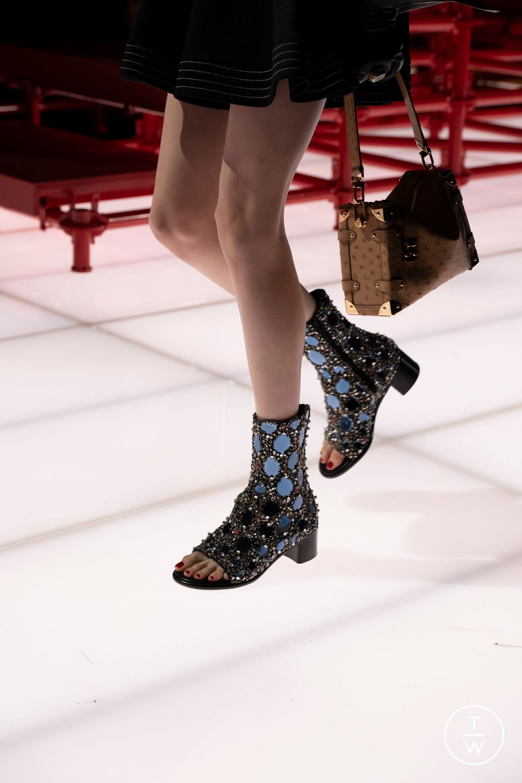 Fashion Week Paris Resort 2026 look 63 from the Louis Vuitton collection womenswear accessories