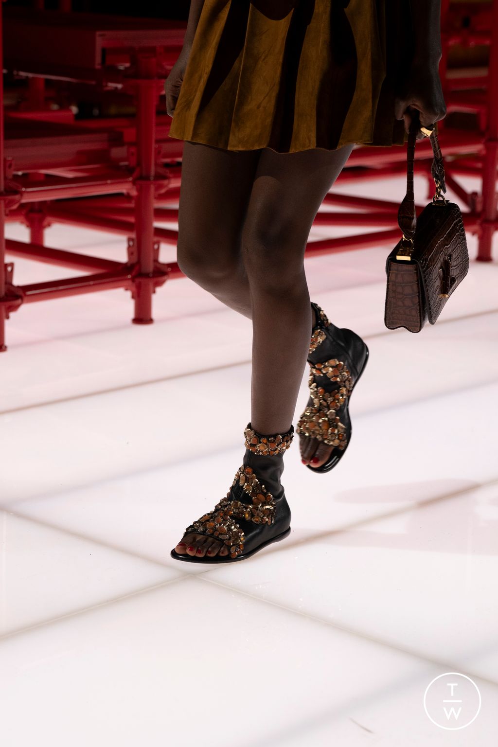 Fashion Week Paris Resort 2026 look 66 from the Louis Vuitton collection womenswear accessories