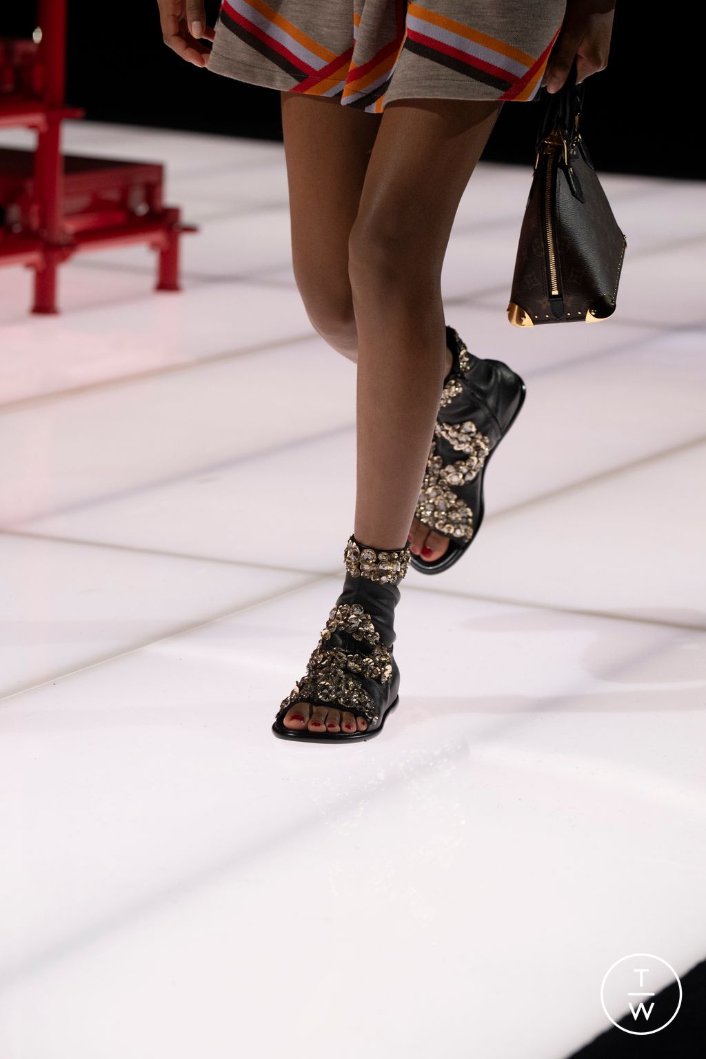 Fashion Week Paris Resort 2026 look 67 de la collection Louis Vuitton womenswear accessories