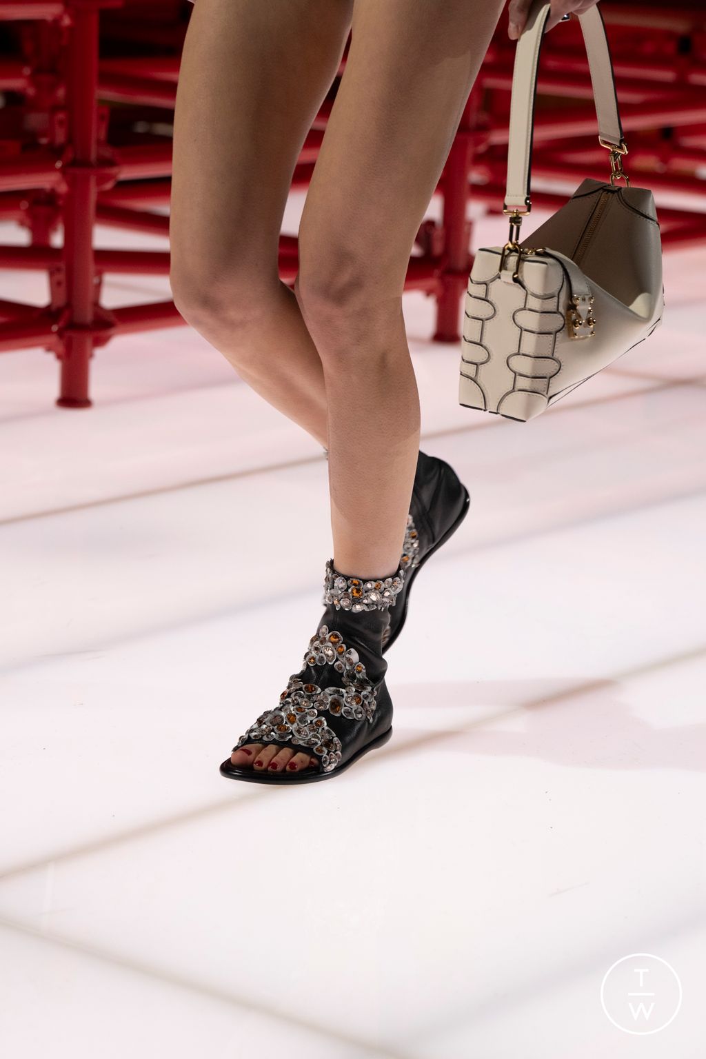 Fashion Week Paris Resort 2026 look 69 from the Louis Vuitton collection womenswear accessories