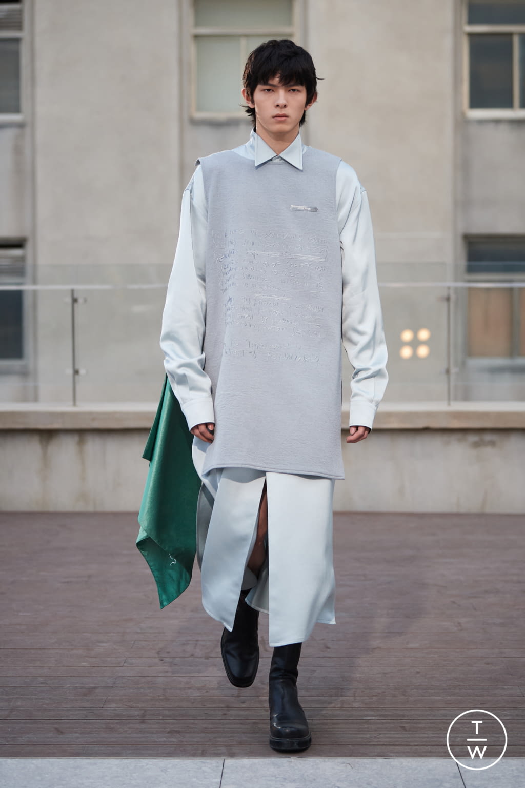 Fashion Week Paris Fall/Winter 2021 look 3 from the Sean Suen collection menswear