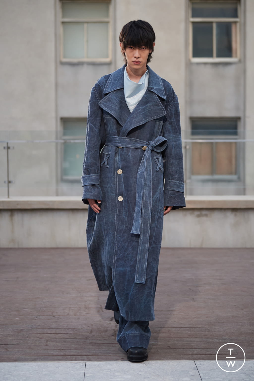 Fashion Week Paris Fall/Winter 2021 look 12 from the Sean Suen collection menswear