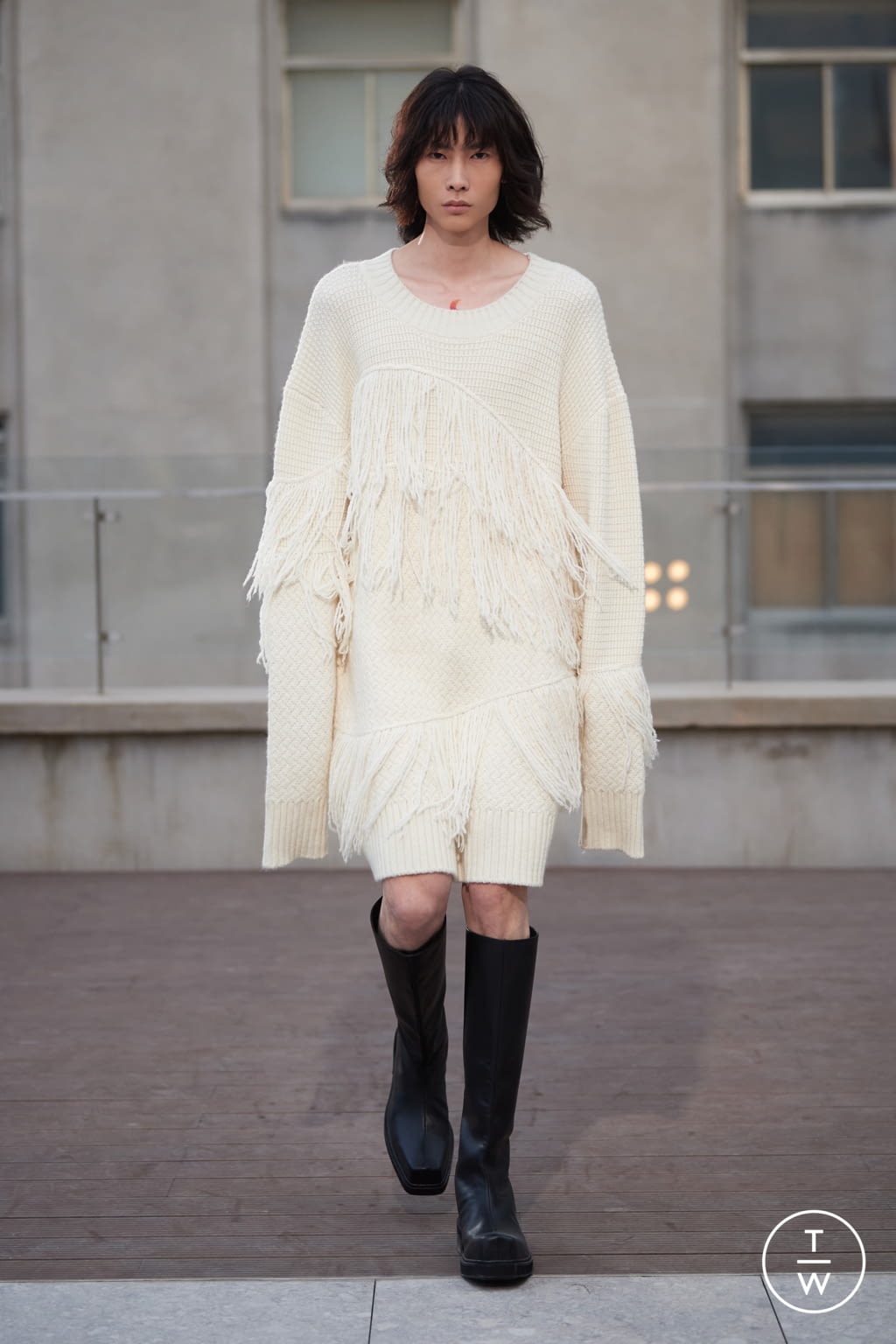 Fashion Week Paris Fall/Winter 2021 look 19 from the Sean Suen collection menswear