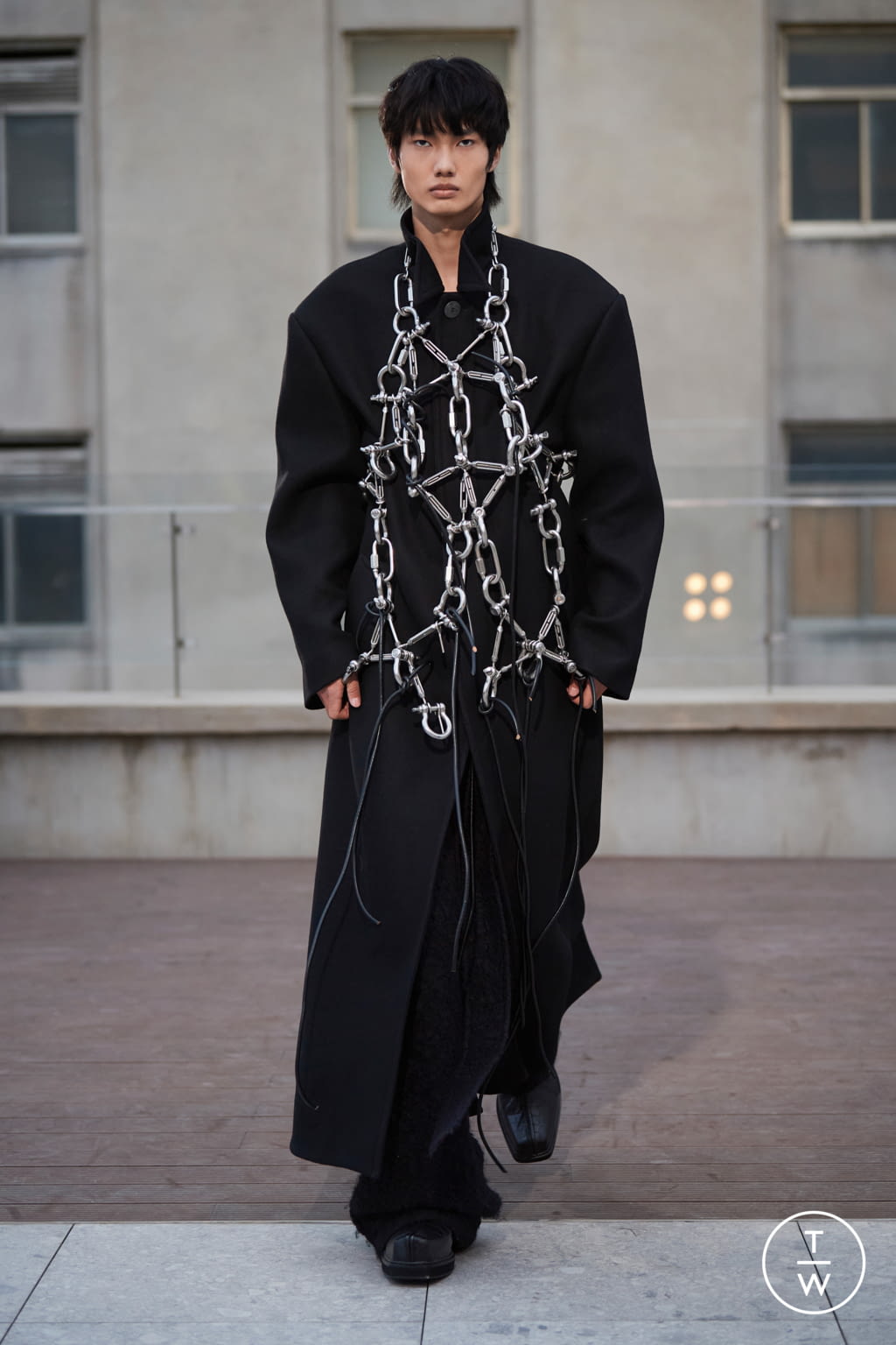 Fashion Week Paris Fall/Winter 2021 look 25 from the Sean Suen collection 男装