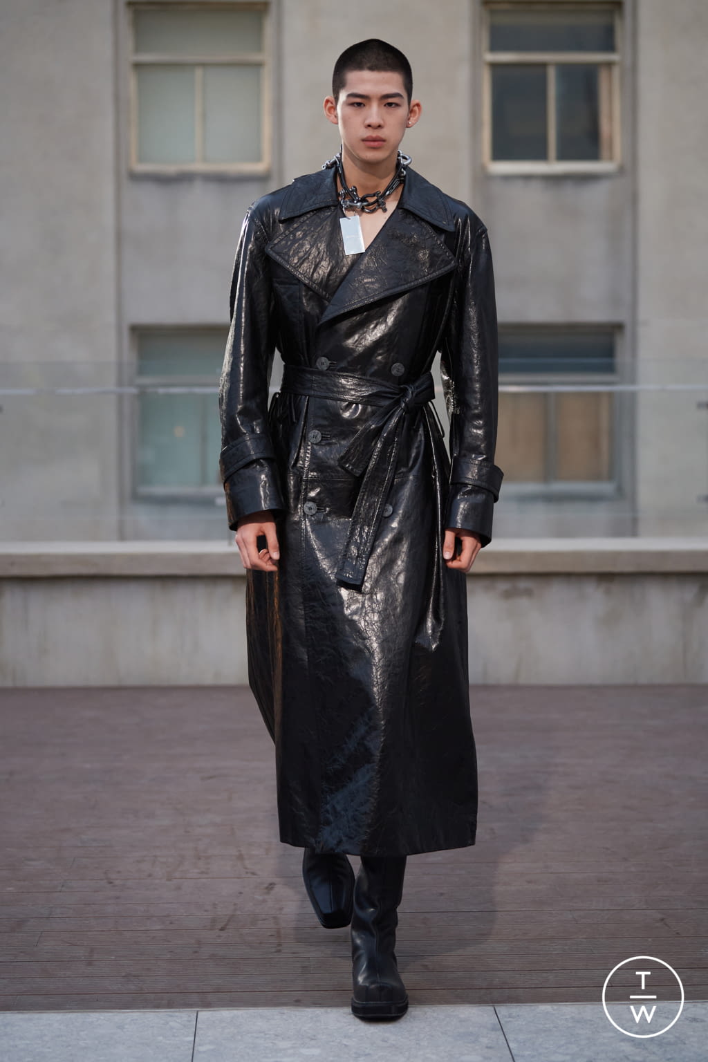 Fashion Week Paris Fall/Winter 2021 look 32 from the Sean Suen collection menswear