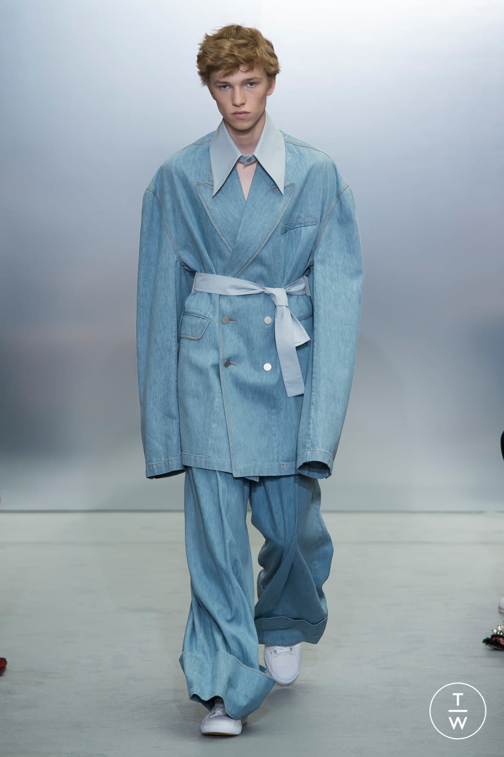 Fashion Week Paris Spring/Summer 2018 look 10 de la collection Sean Suen menswear