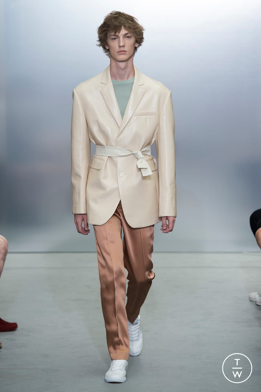 Fashion Week Paris Spring/Summer 2018 look 18 from the Sean Suen collection menswear