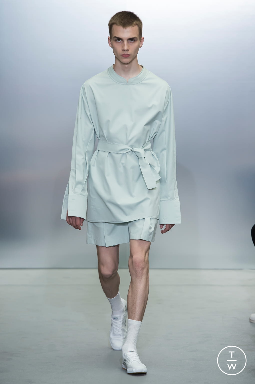Fashion Week Paris Spring/Summer 2018 look 2 de la collection Sean Suen menswear