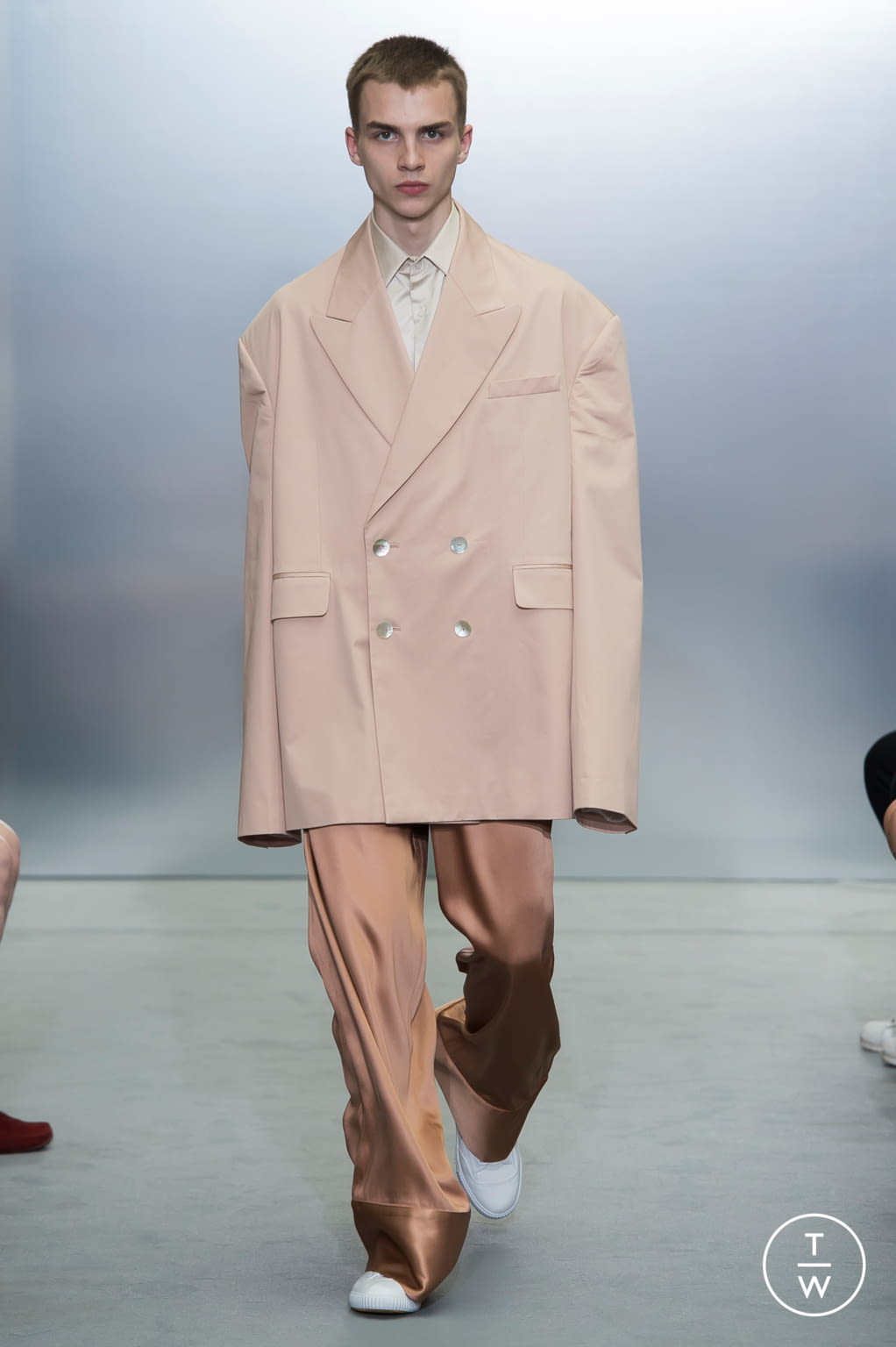 Fashion Week Paris Spring/Summer 2018 look 20 de la collection Sean Suen menswear