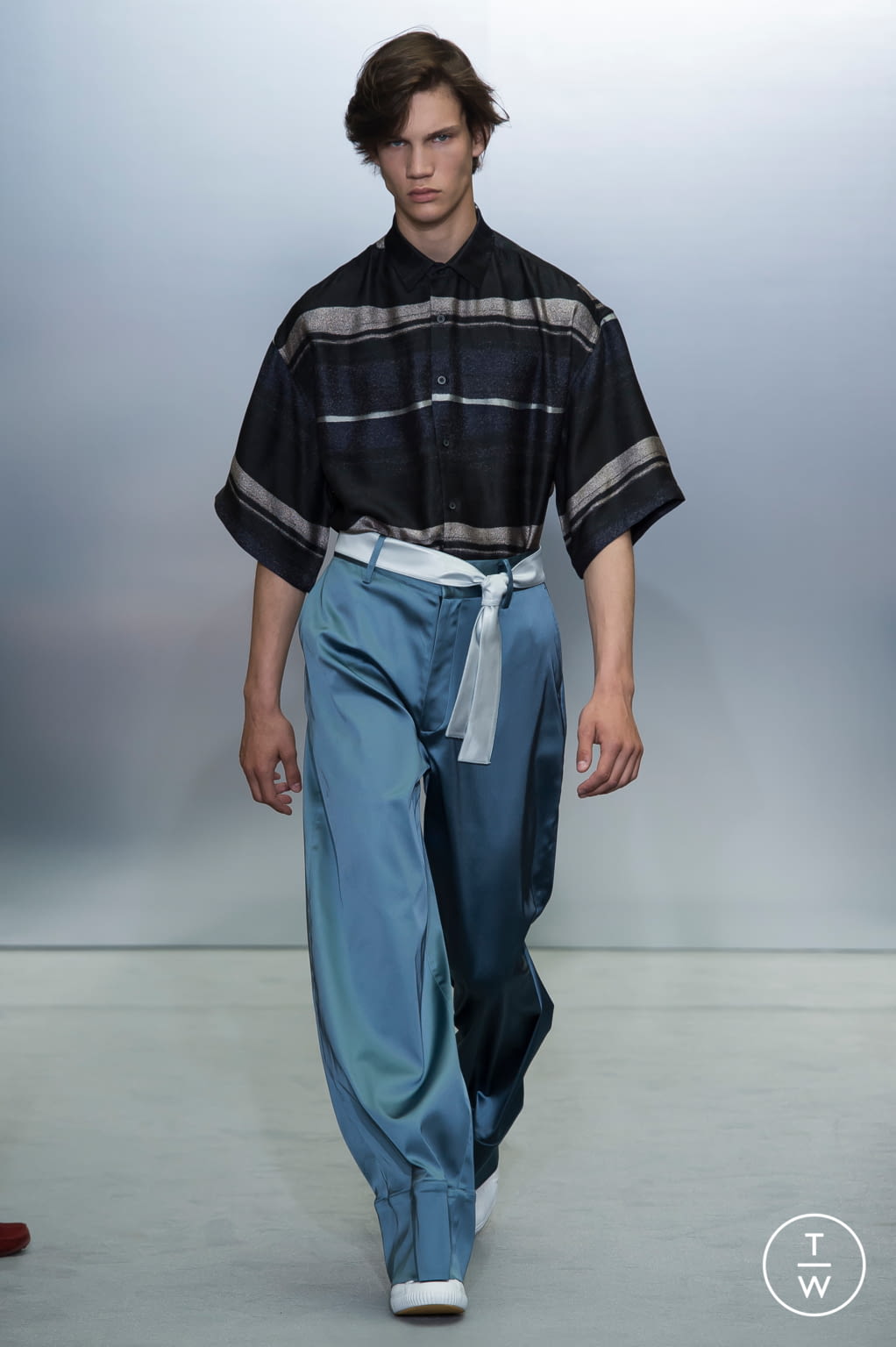 Fashion Week Paris Spring/Summer 2018 look 23 de la collection Sean Suen menswear