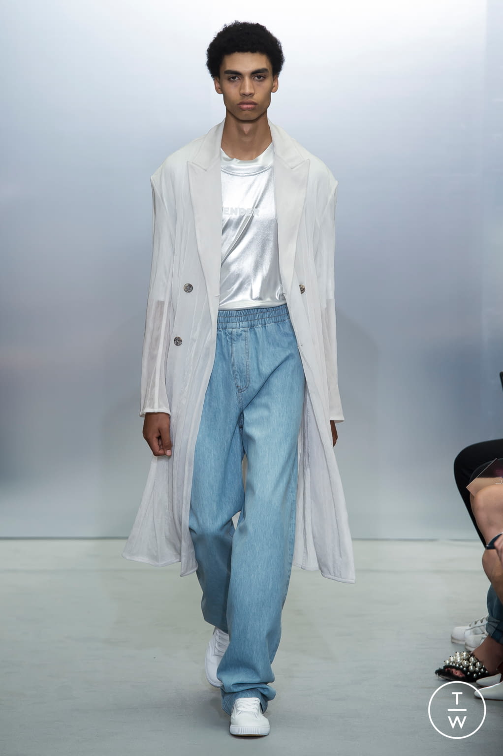 Fashion Week Paris Spring/Summer 2018 look 8 de la collection Sean Suen menswear