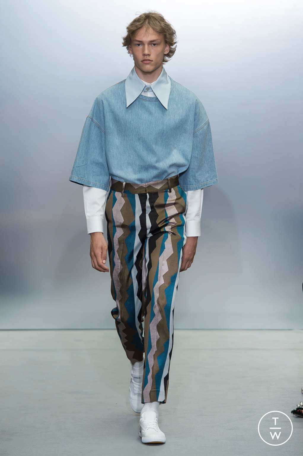 Fashion Week Paris Spring/Summer 2018 look 9 de la collection Sean Suen menswear