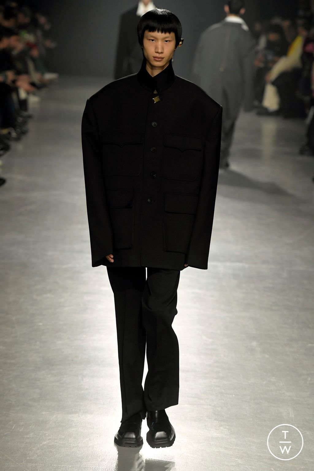 Fashion Week Paris Fall/Winter 2024 look 3 from the Sean Suen collection 男装