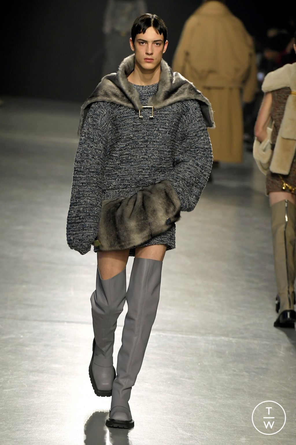 Fashion Week Paris Fall/Winter 2024 look 14 de la collection Sean Suen menswear