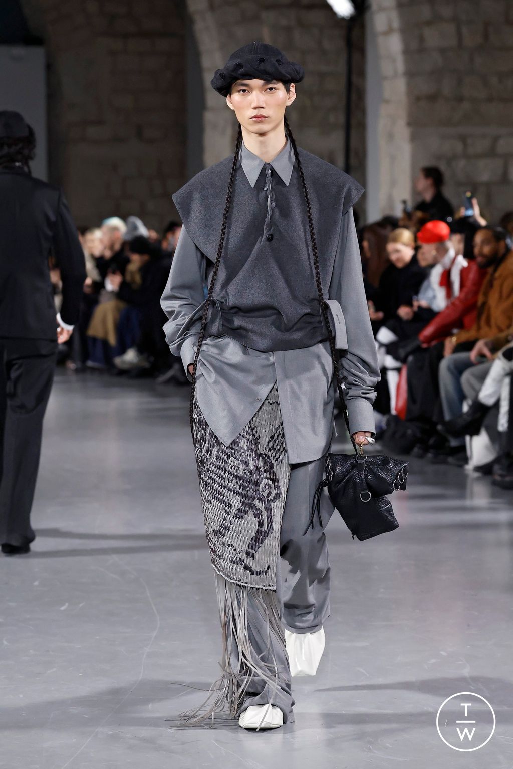 Fashion Week Paris Fall/Winter 2025 look 3 from the Sean Suen collection menswear