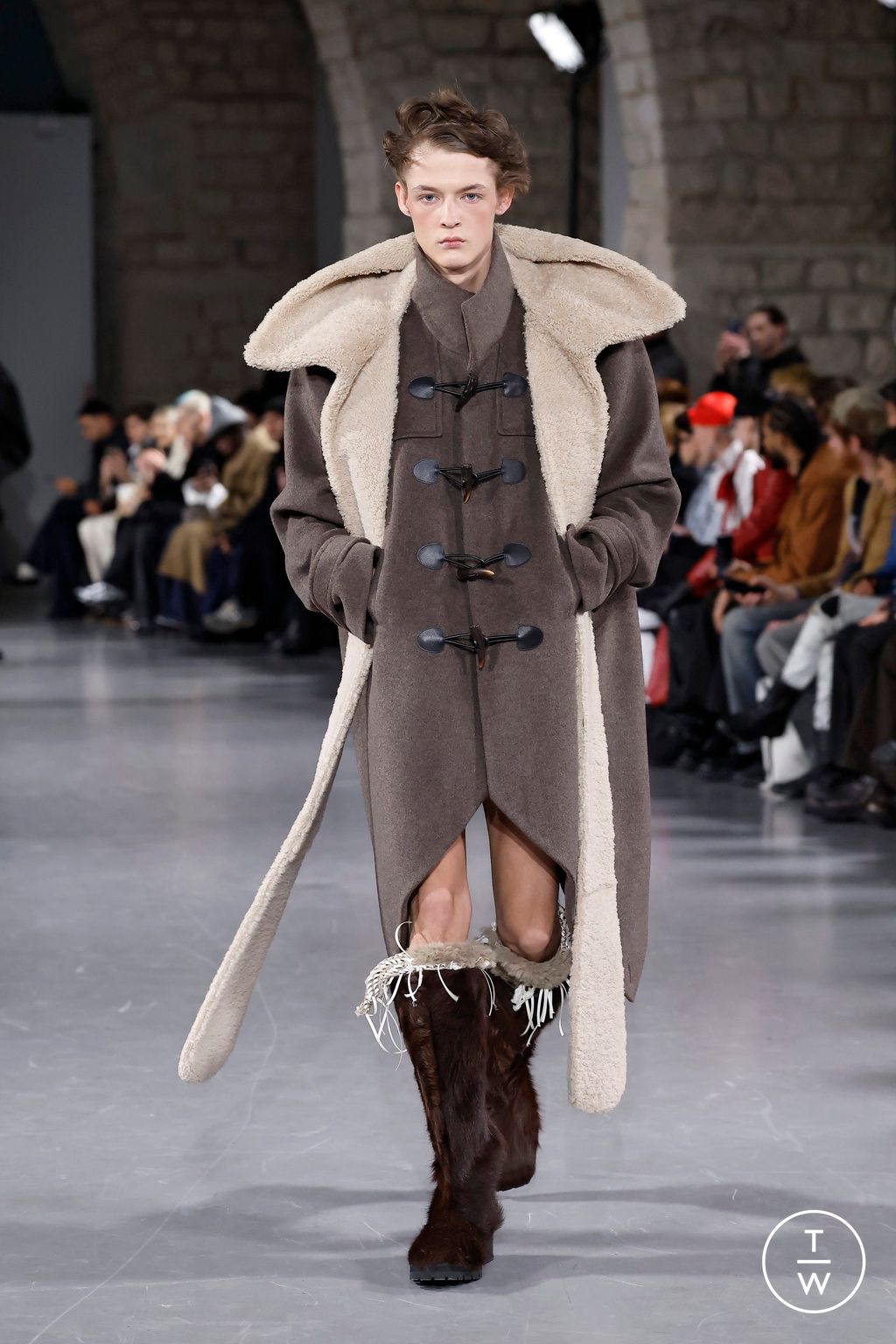 Fashion Week Paris Fall/Winter 2025 look 15 from the Sean Suen collection menswear