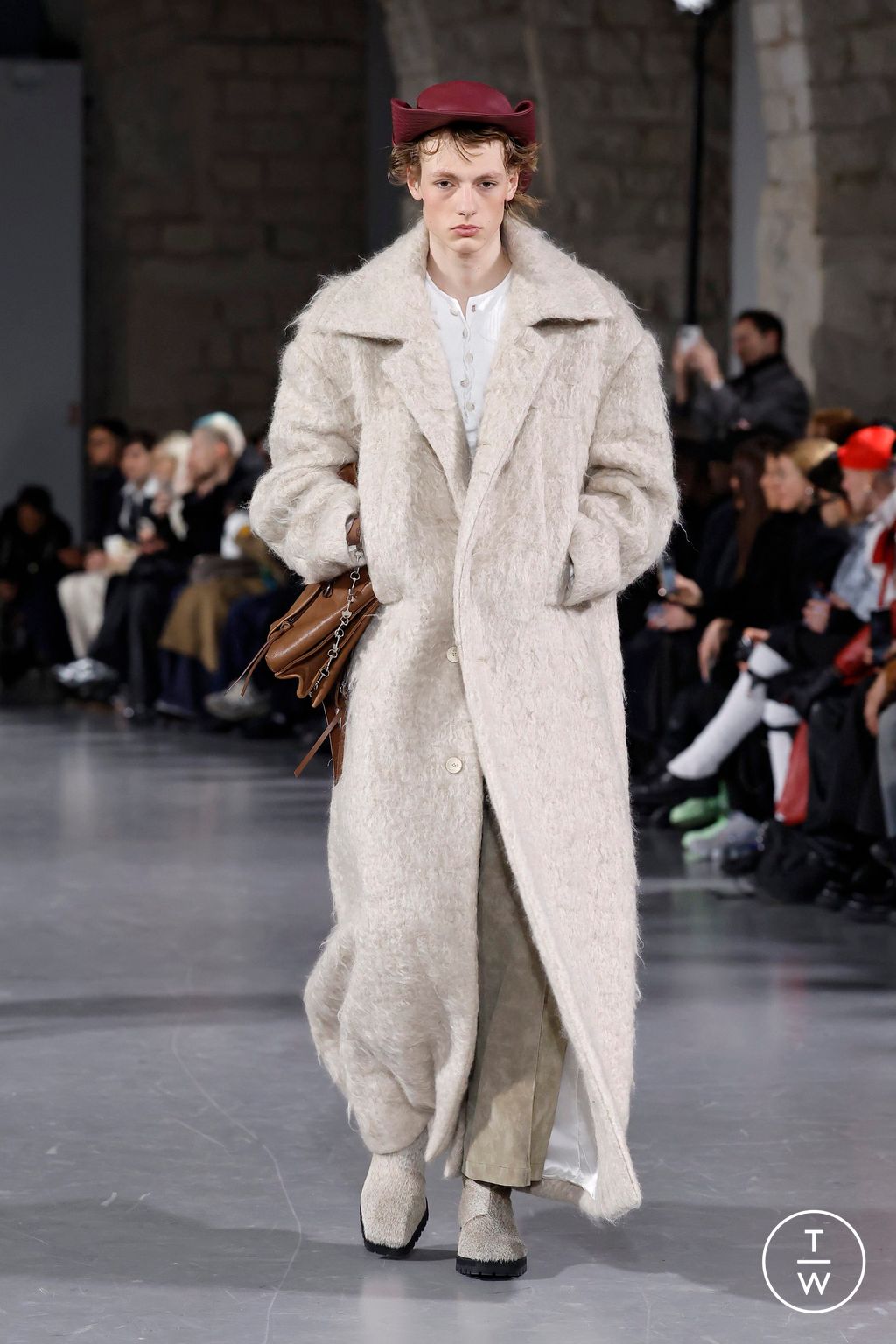 Fashion Week Paris Fall/Winter 2025 look 25 from the Sean Suen collection menswear