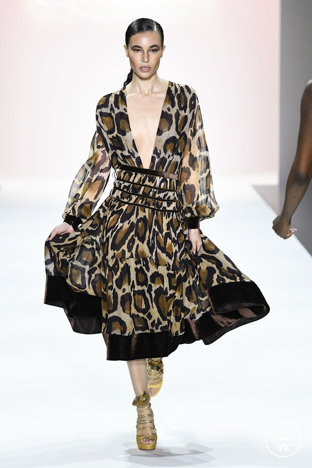 Fashion Week New York Spring/Summer 2022 look 2 from the Sergio Hudson collection womenswear