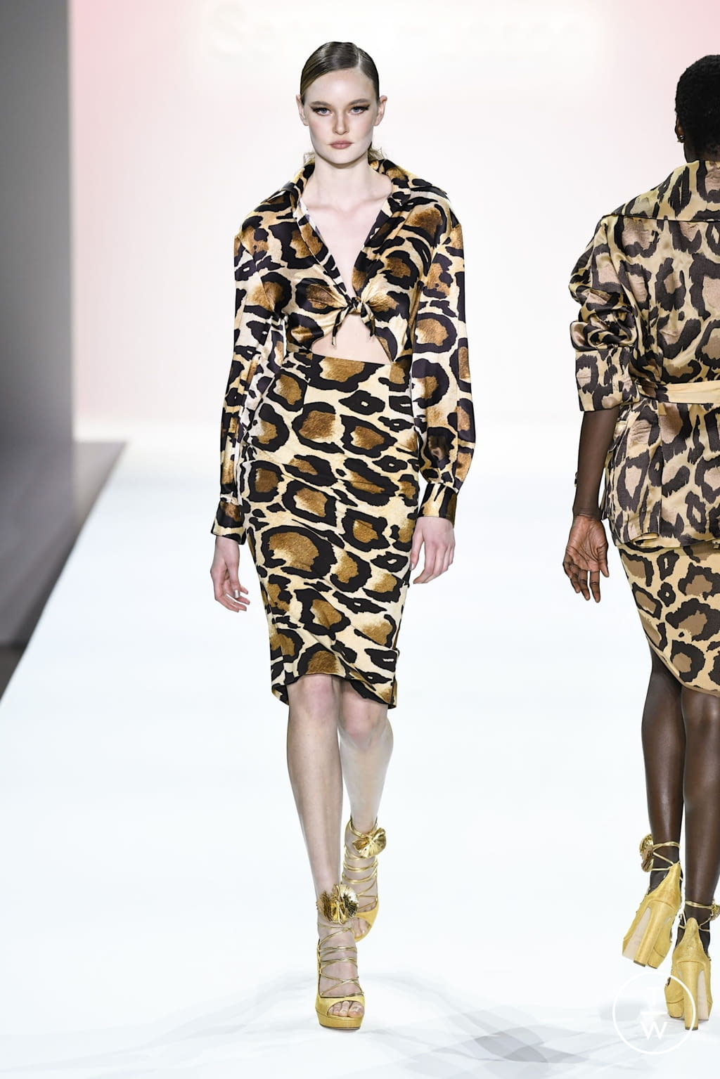 Fashion Week New York Spring/Summer 2022 look 4 from the Sergio Hudson collection womenswear