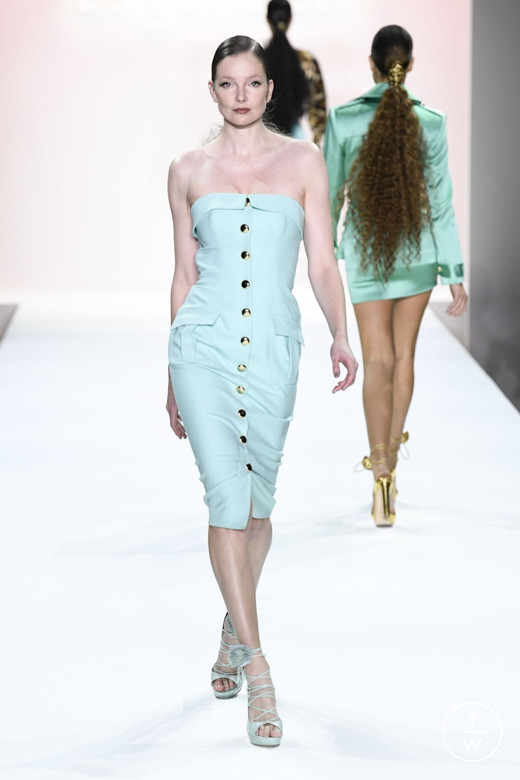 Fashion Week New York Spring/Summer 2022 look 15 from the Sergio Hudson collection womenswear