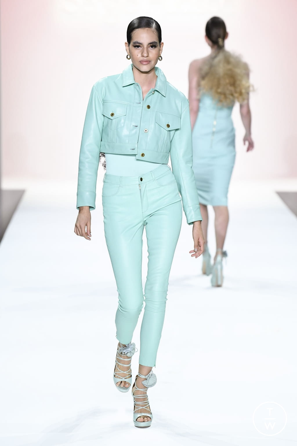 Fashion Week New York Spring/Summer 2022 look 16 from the Sergio Hudson collection womenswear