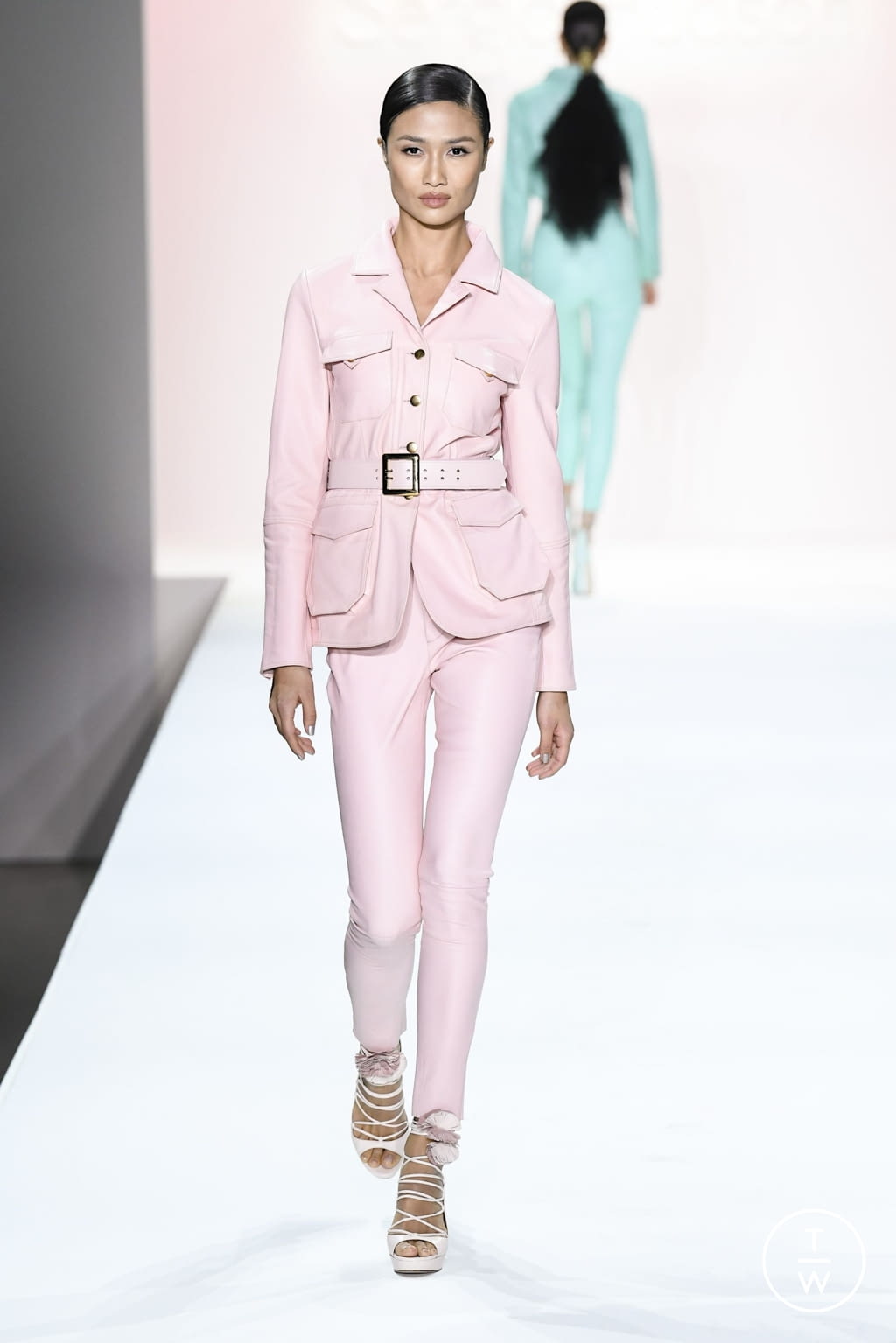 Fashion Week New York Spring/Summer 2022 look 18 from the Sergio Hudson collection 女装