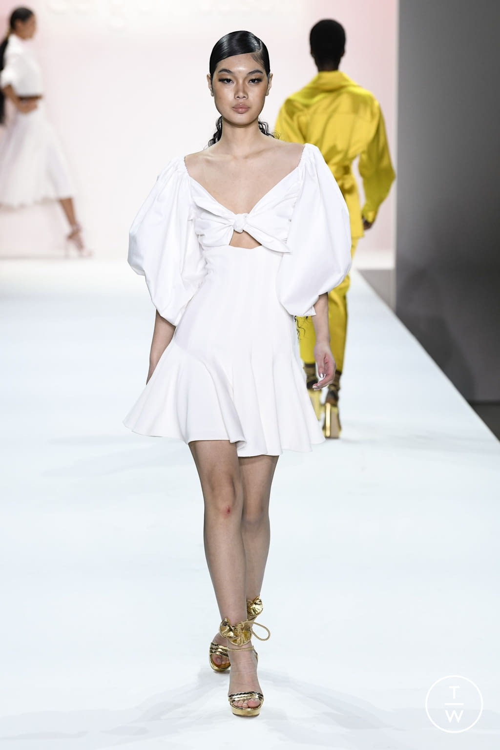 Fashion Week New York Spring/Summer 2022 look 43 from the Sergio Hudson collection 女装
