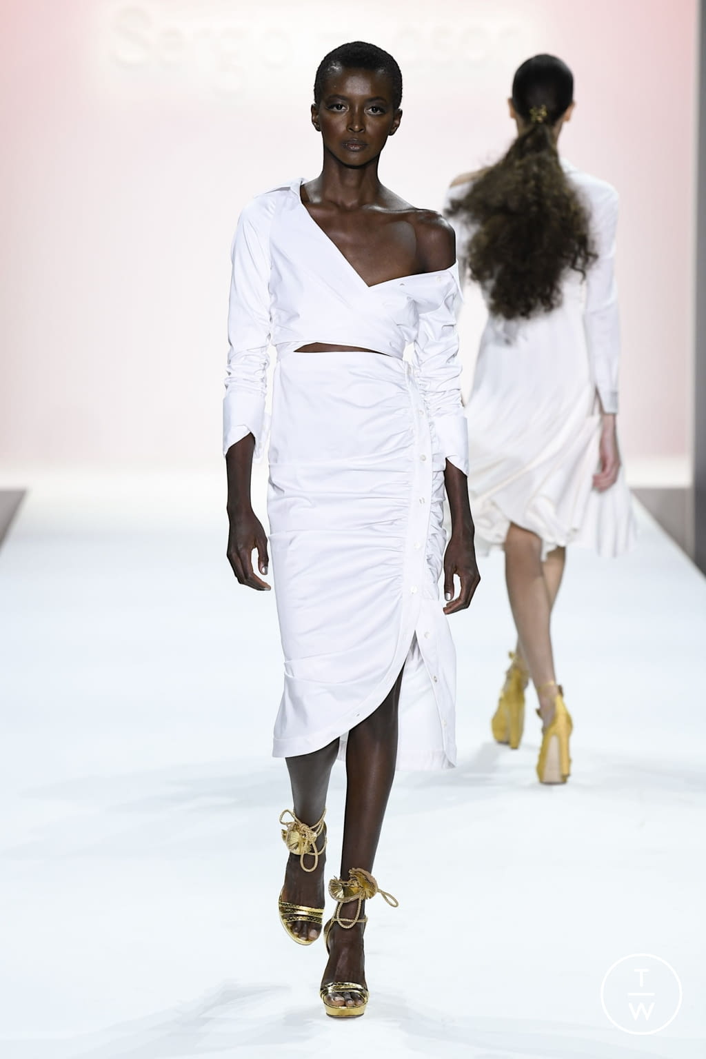 Fashion Week New York Spring/Summer 2022 look 46 from the Sergio Hudson collection 女装