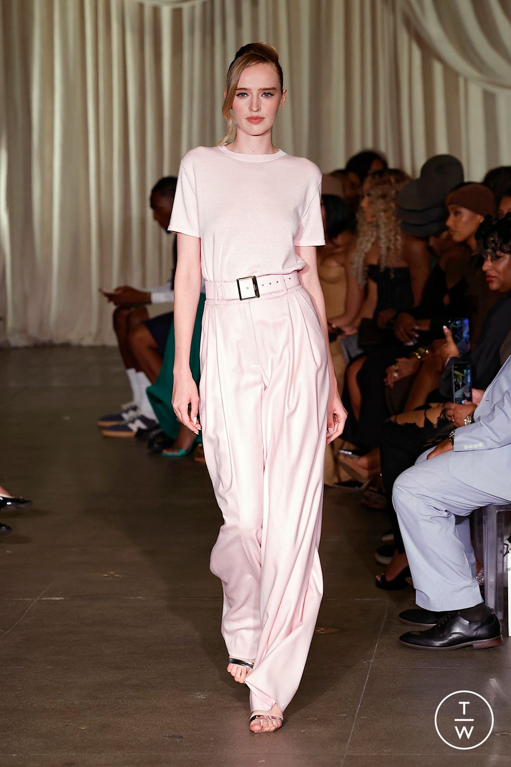 Fashion Week New York Spring/Summer 2025 look 23 from the Sergio Hudson collection 女装