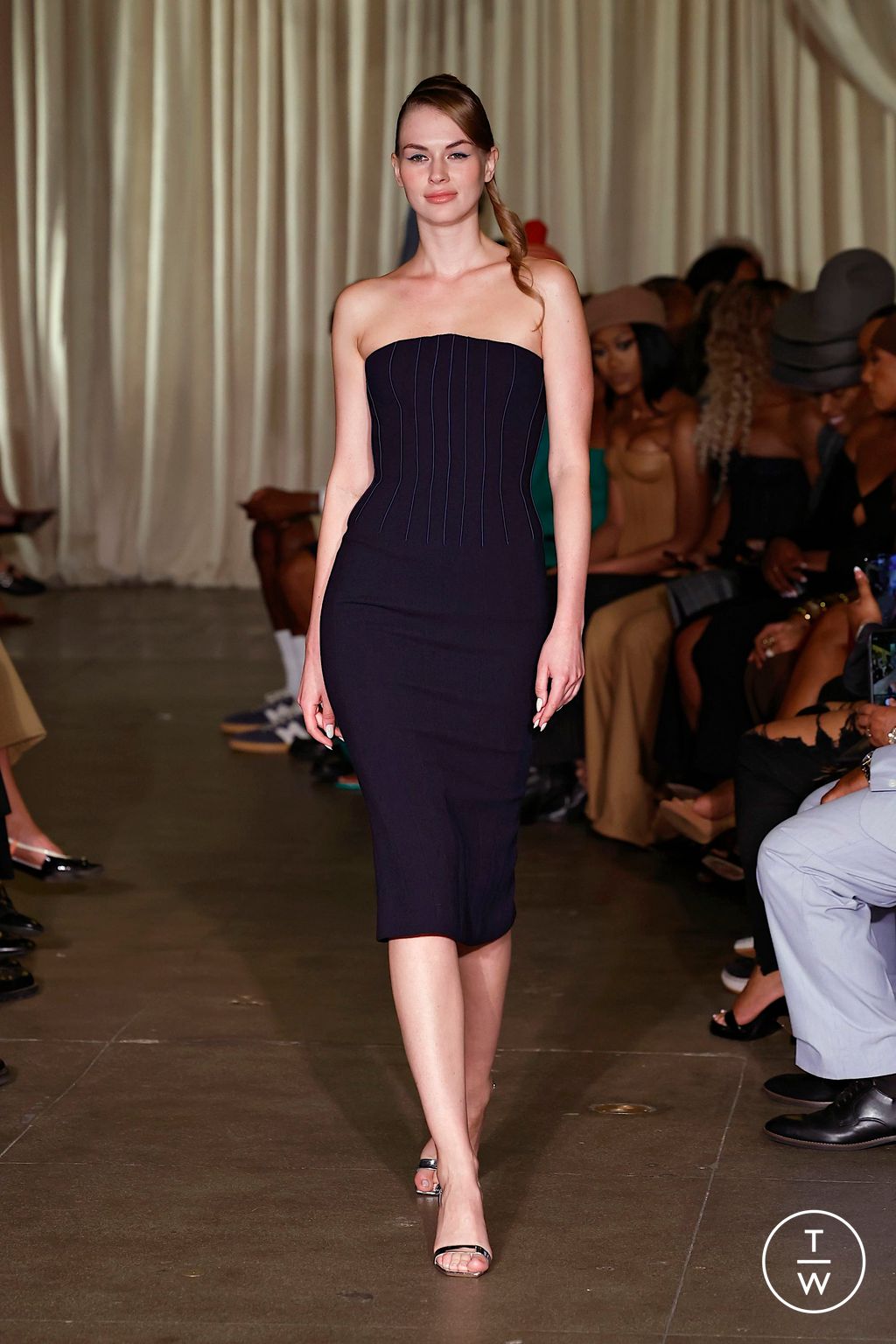 Fashion Week New York Spring/Summer 2025 look 24 from the Sergio Hudson collection womenswear