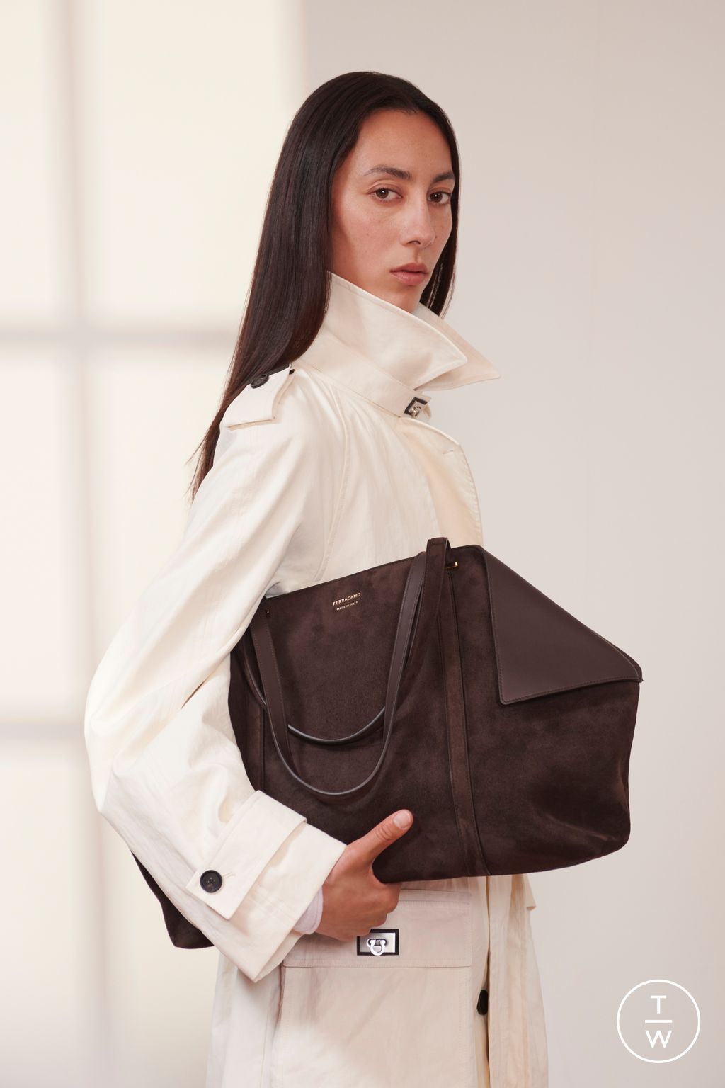 Fashion Week Milan Resort 2026 look 1 from the Ferragamo collection 女装配饰