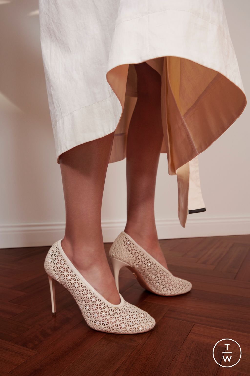 Fashion Week Milan Resort 2026 look 2 from the Ferragamo collection 女装配饰