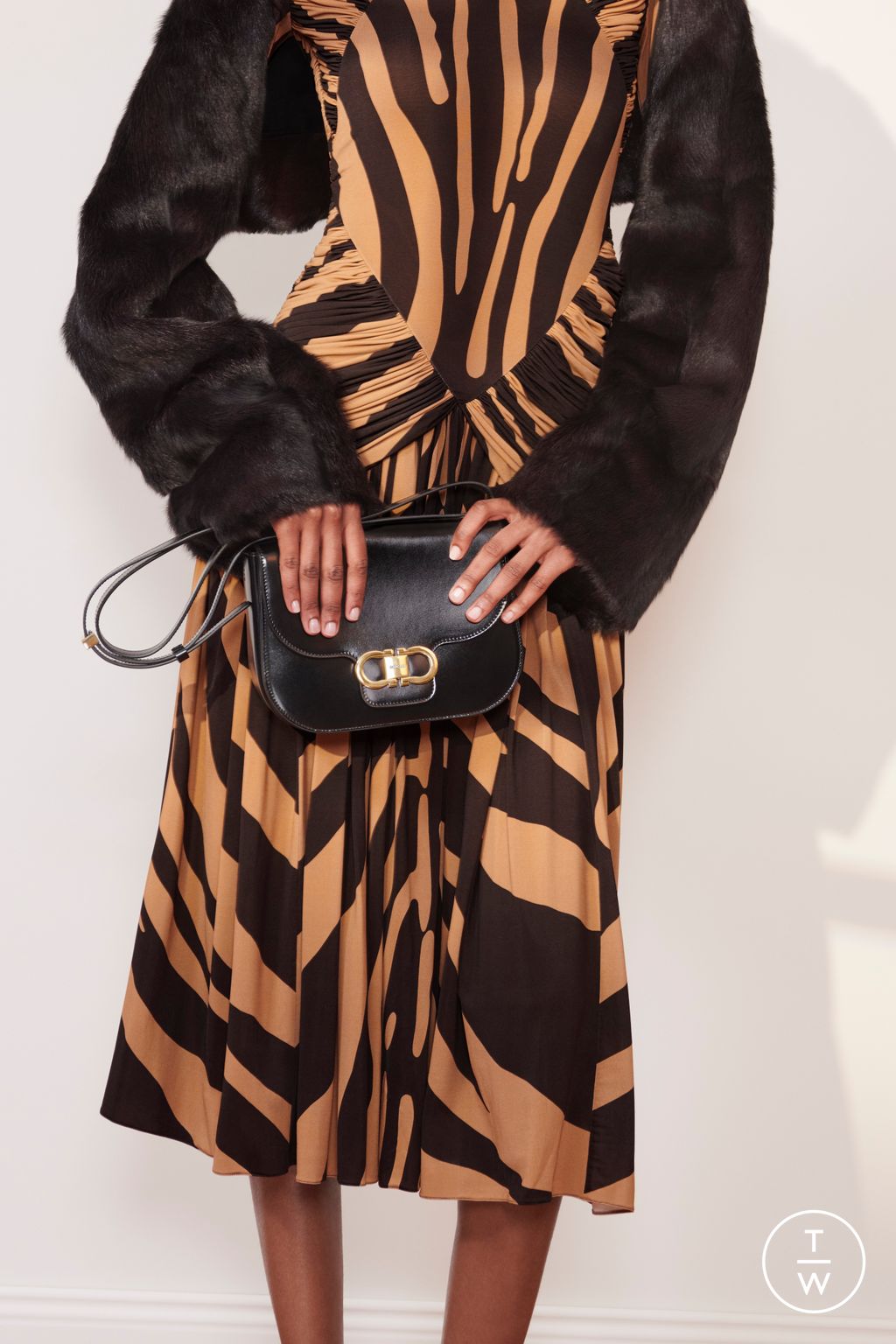 Fashion Week Milan Resort 2026 look 7 from the Ferragamo collection 女装配饰