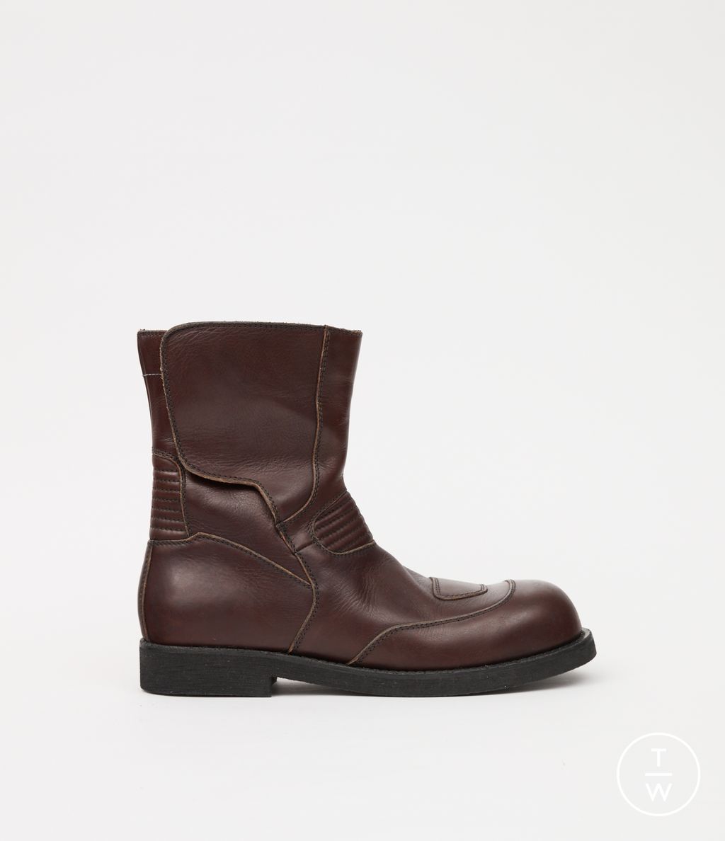 Fashion Week Florence - Pitti Fall/Winter 2025 look 52 de la collection MM6 Maison Margiela menswear accessories