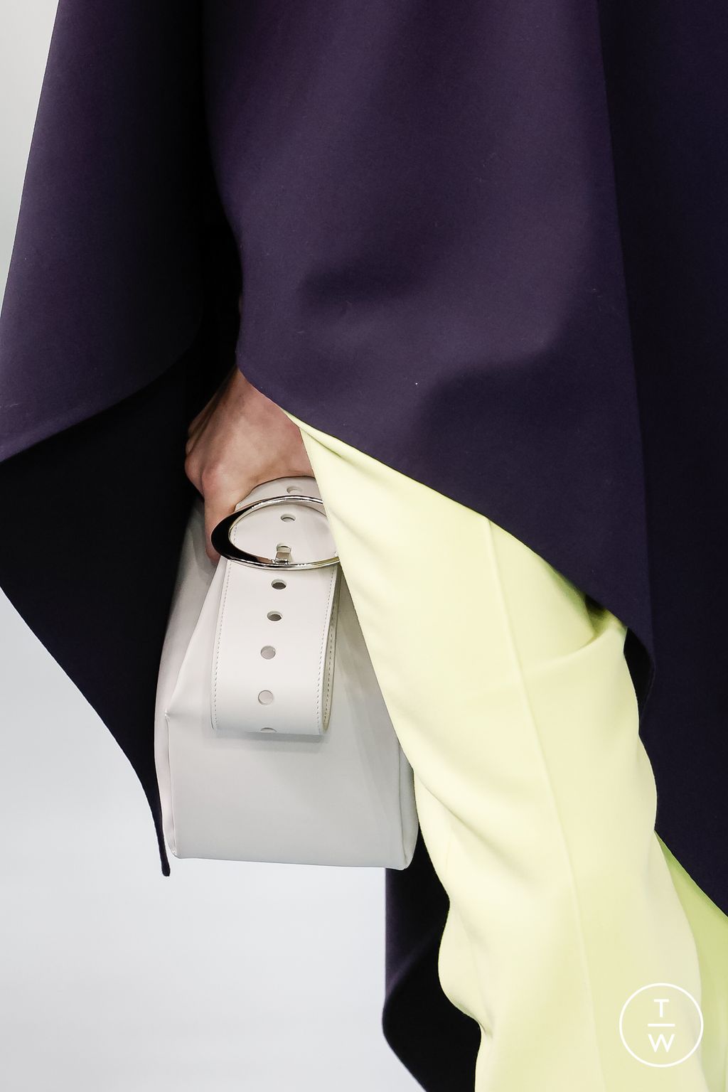 Fashion Week Paris Fall/Winter 2023 look 7 from the Shang Xia collection womenswear accessories