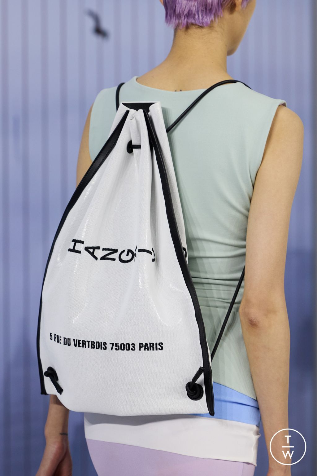 Fashion Week Paris Spring/Summer 2023 look 24 from the Shang Xia collection 女装配饰